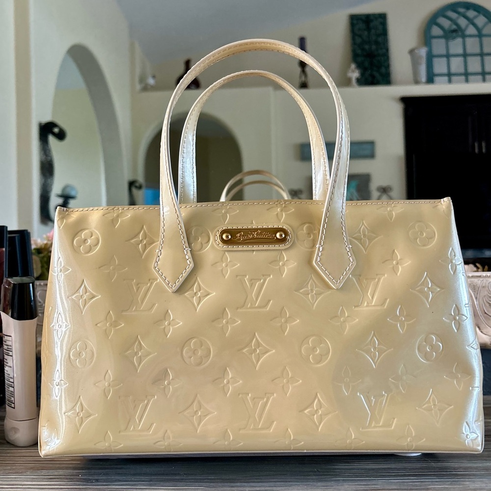Louis Vuitton Wilshire PM Handbag Monogram Vernis Leather Yellow 3206456 - Picture 4 of 16